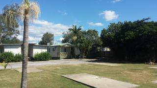 Bushchooks Travellers Village - Bororen - 1