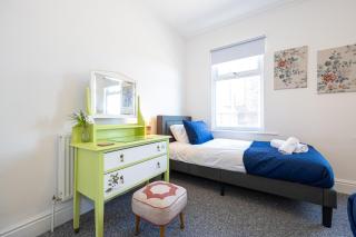 Earp House - Air Host & Stay - Sleeps 7 - Liverpool - 2