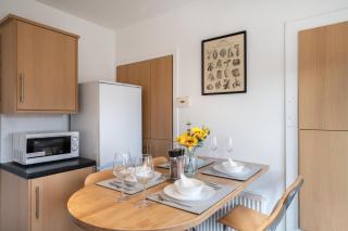 2 Bed Bungalow - Free Parking - 1