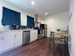 1BR Fully Handicap Accessible Near Downtown - Greenville - 8