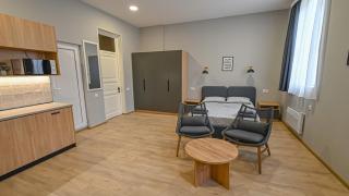 Big studio apt.on Liberty Square - Tbilisi - 3