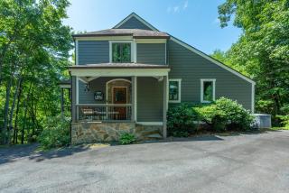 See Level Charcoal Grill, Deck & Breathtaking Year-Round Mountain Views! - Old Fort - 3