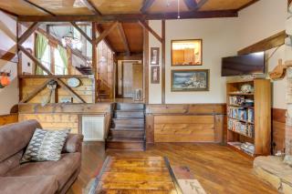 Mountaintop Ellijay Cabin with Private Hot Tub - Ellijay - 4
