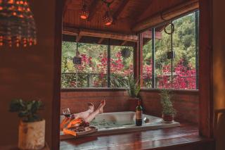 Casa Pedacinho de Céu com banheira de hidromassagem e lareira - 9