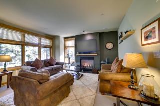 Mammoth Lakes Condo with Fireplace Near Skiing! - Mammoth Lakes - 7