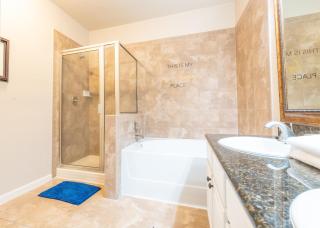 Big 4BR by Disney – 2 Pools, Patio, 2 Suites, W/D - 2