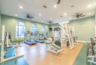 Big 4BR by Disney – 2 Pools, Patio, 2 Suites, W/D - 1