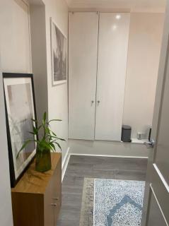 Central 1bedroom Apartment, connected via underground, overground and many bus routes - London - 5