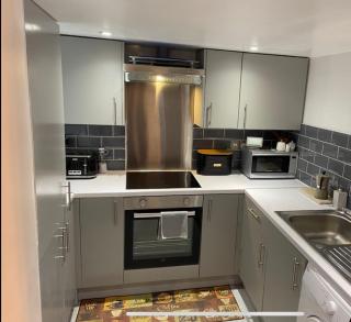 Central 1bedroom Apartment, connected via underground, overground and many bus routes - London - 1