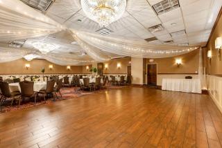 Best Western Plus White Bear Country Inn - 2