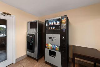 Best Western Executive Inn - Grove City - 4