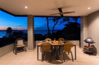 Cossies at Corlette Stunning views & Beach access - Corlette - 5