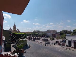 Plaza Fundadores, iglesia de La Santa Cruz, casa completa - Querétaro - 2