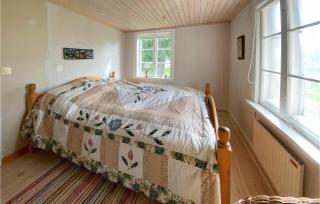 Awesome Home In Lidhult With Lake View - Lidhult - 5