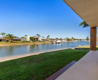 Barooga1- Mooloolaba Canal Front Apartment - Mooloolaba - 3