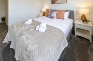 Sanctuary close to the beach with Sofa Bed - Christchurch - 3
