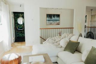 Stylish PB Townhome, Walk to Bay, and Balcony - 7