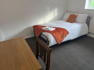 The Coral Guest House 1 Mile from Winchester Market - Winchester - 2