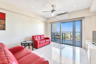 Darwin City Harbour views-Situated in The Oaks - Darwin - 3