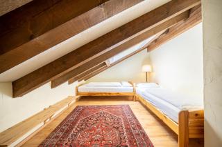 5401 Grosszuegige Dachgeschoss-Wohnung mit Parkettboden und Balkon - Moderne und helle Gestaltung - Vulpera - 2