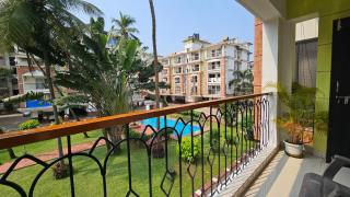 Amazing Pool View Candolim Goa 2BHK Apartment - Candolim - 9