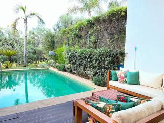 Golf view Villa with Jacuzzi- By AppartAli - Bouskoura - 8