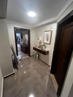luxury flat with garden and private entrance شقة فاخرة بحديقة و مدخل خاص - Cairo - 4