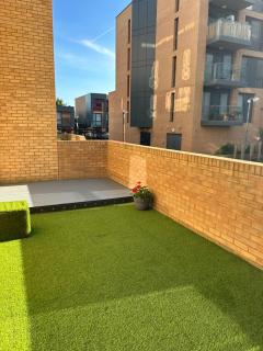 Modern apartment in West London - Brentford - 2
