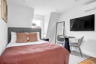 Cozy S End Studio nr T Shops Dining BOS-440 - 0