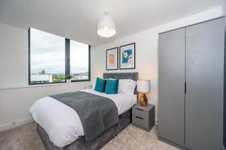 2 bed - 5 mins from Old Trafford - 5
