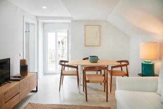 Renovated House Near Beaches, By TimeCooler - 2