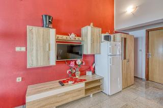 Silver Cherry Apartments - 1