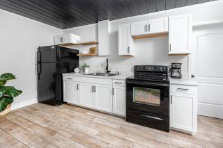 Mins to Beach and Downtown Modern Free parking - Tarpon Springs - 5