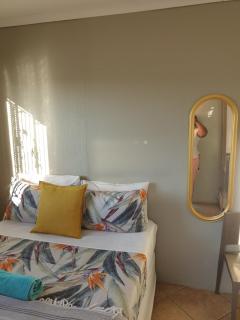 Zondile's guest lodge - 1