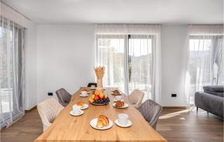 Awesome Home In Stari Laz With Wi-Fi - Stari Laz - 3