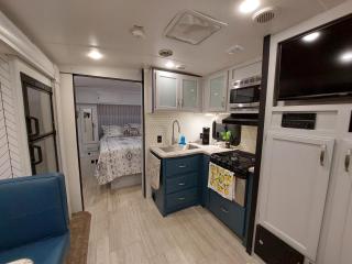 The Torres' Camper Experience! - Tampa - 0
