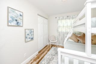 Family ready-8min to beach by car & walk to dwtn - 8