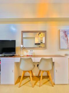 * *W Prime Location Condo for 3 - Iloilo - 7