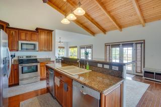 Hawaiian Retreat with Ocean Views in Captain Cook! - Papa Bay Estates - 4
