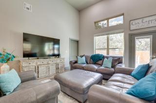 Modern Canyon Lake Vacation Home with Furnished Deck - Canyon Lake - 0