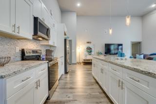 Modern Canyon Lake Vacation Home with Furnished Deck - 1