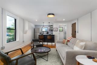 Cherry Street Loft (A) Pet-Friendly & In the Heart of Downtown Black Mtn! - Black Mountain - 5