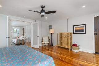 Cherry Street Loft (A) Pet-Friendly & In the Heart of Downtown Black Mtn! - Black Mountain - 1