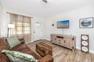 1 block to dwnt 7min beach King bed Free parking - New Port Richey - 8