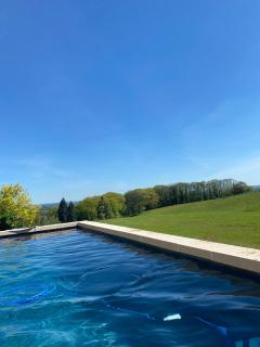 Domaine de Montmery sa piscine son jardin ses espaces - 7