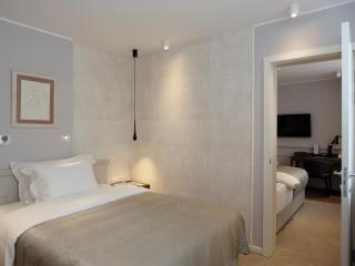 Envoy Hotel - 2