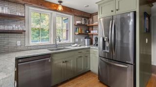 Mad House Rentals home - Warren - 7