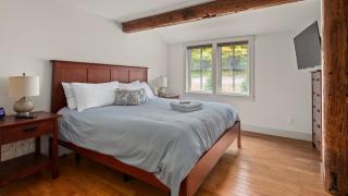 Mad House Rentals home - Warren - 1