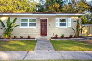 Cozy Home with Fenced Yard - Close to Downtown & Beaches - Largo - 5
