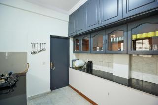 Stylish 1.5 BHK A/C at BanjaraHills Near CareHospitals - Haiderabad - 8
